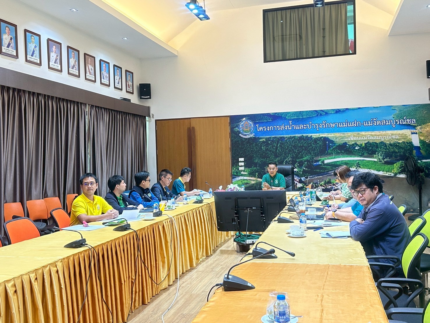 ผู้อำนวยการโครงการส่งน้ำและบำรุงรักษาแม่แฝก-แม่งัดสมบูรณ์ชล โครงการส่งน้ำและบำรุงรักษาแม่แฝก-แม่งัดสมบูรณ์ชล เป็นประธานการประชุมมอบนโยบายและแนวทางการดำเนินงานให้แก่หัวหน้าฝ่ายและข้าราชการ ประจำปีงบฯ 2569
